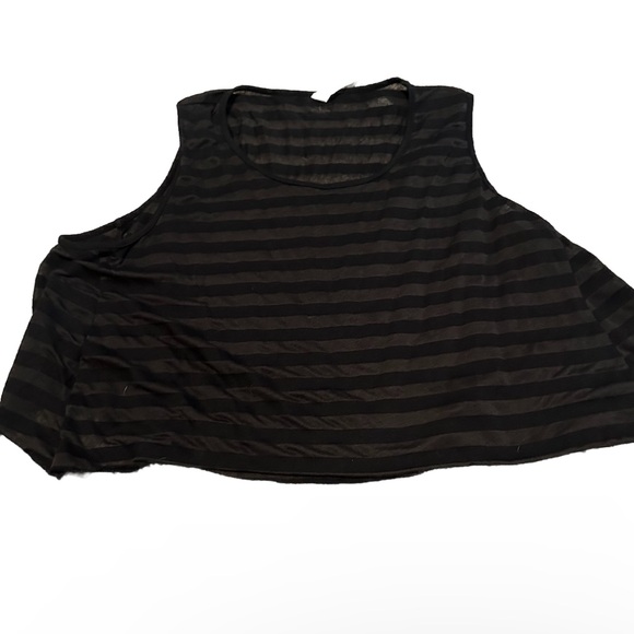 ALO Yoga Tops - Alo Yoga Mesh Black Stripe Crop Tank Size XS - Mesh - Crop - Yoga Workout